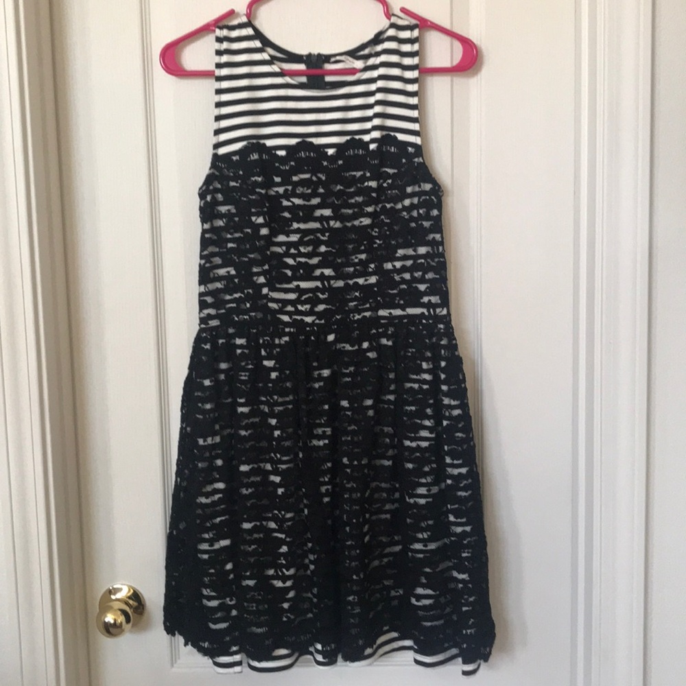 Black/white sundress